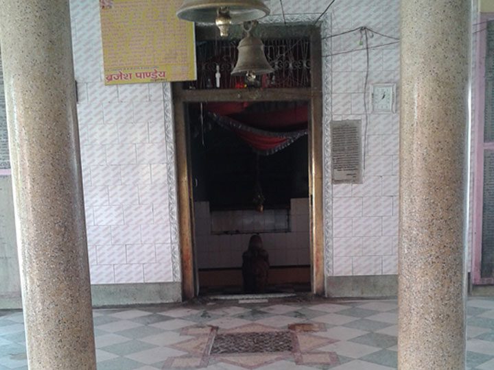 Entrance to the sanctum at Mahendra nath Temple